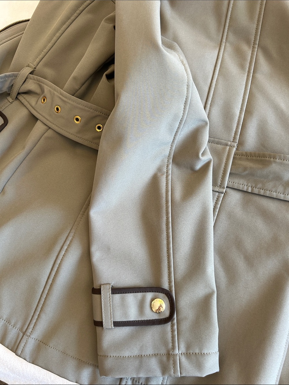 Michael Kors Women’s Softshell Olive Green Belted Jacket With Hidden Hood Size M - Picture 5 of 11